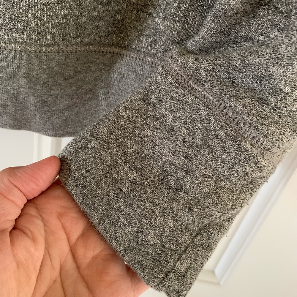 AE 🦅 sweater - Picture 6 of 6